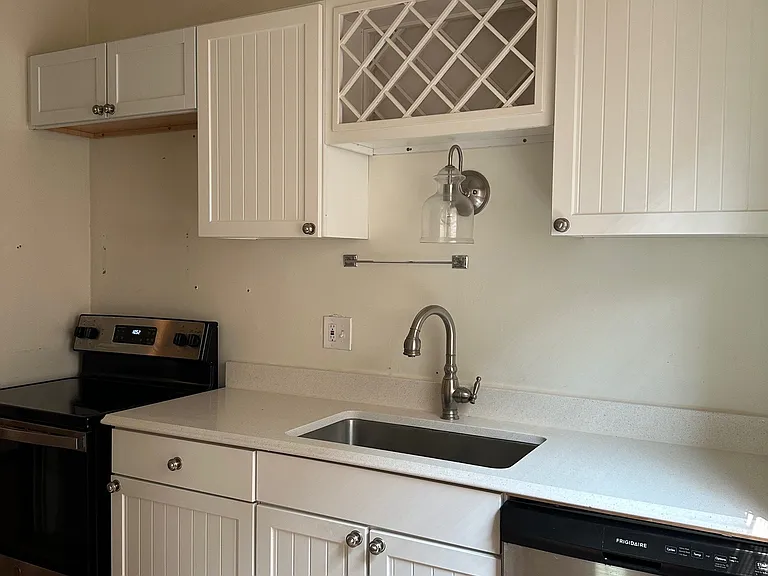 4305 N Marlborough Dr — Photo 7