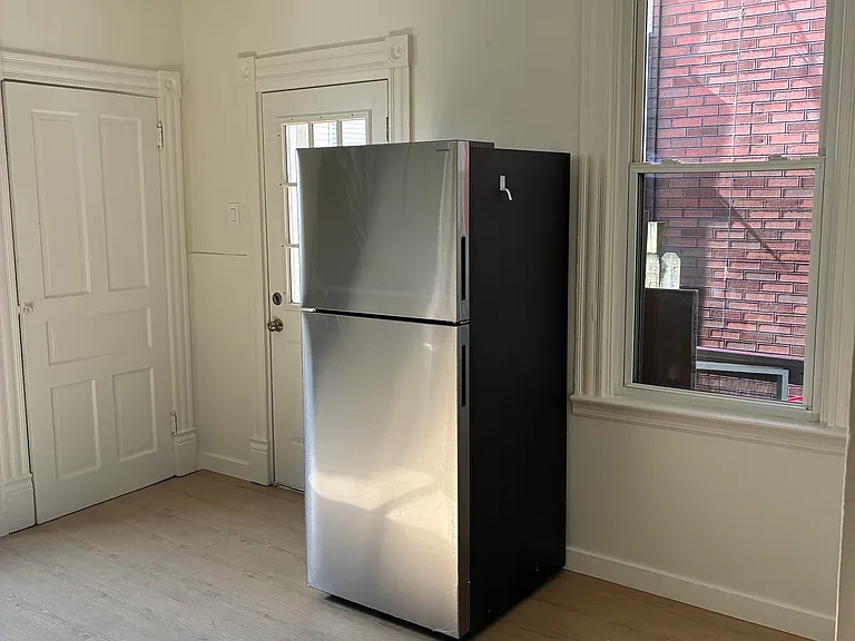 118 21st St #116 — Photo 3