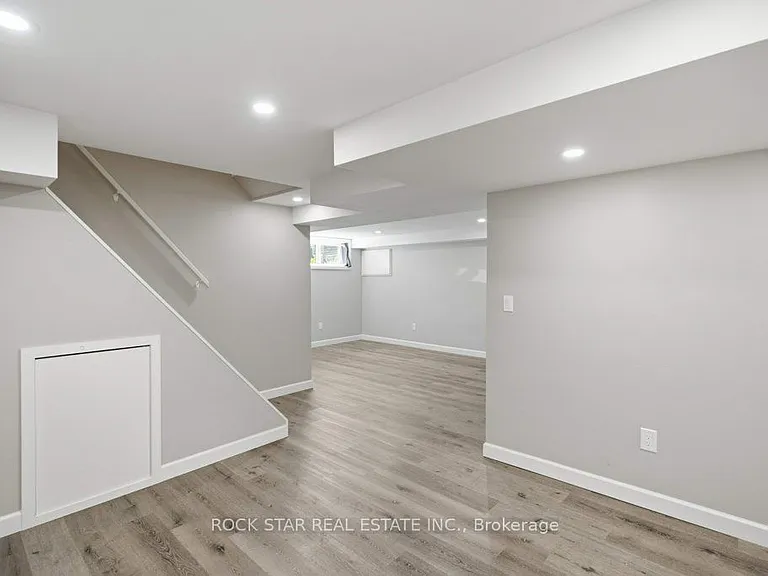 43 Maitland St #LOWER — Photo 11