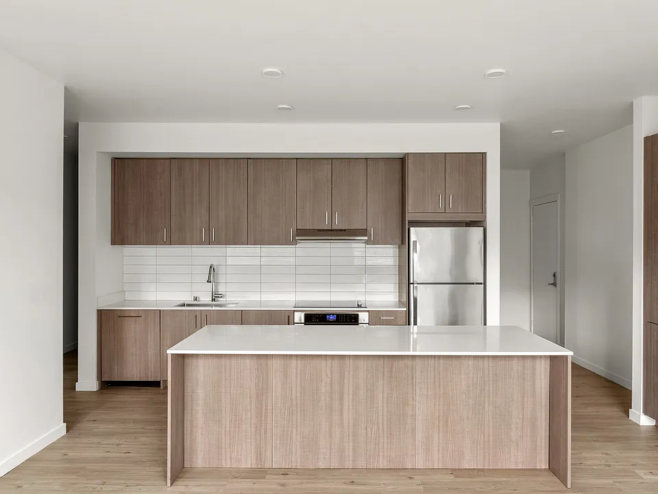 207 East