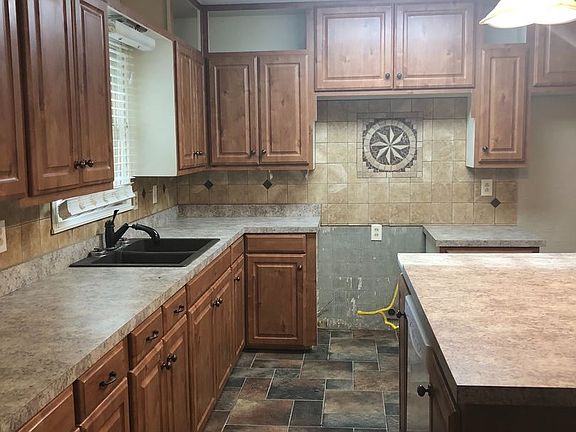 5th image of 3321 Lometa Dr
