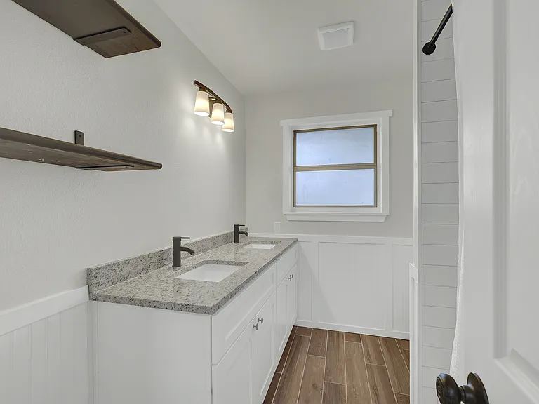 129 Young Ave — Photo 14