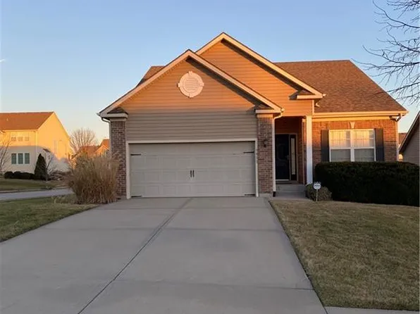 9811 N Stark Ave, Kansas City, MO 64157