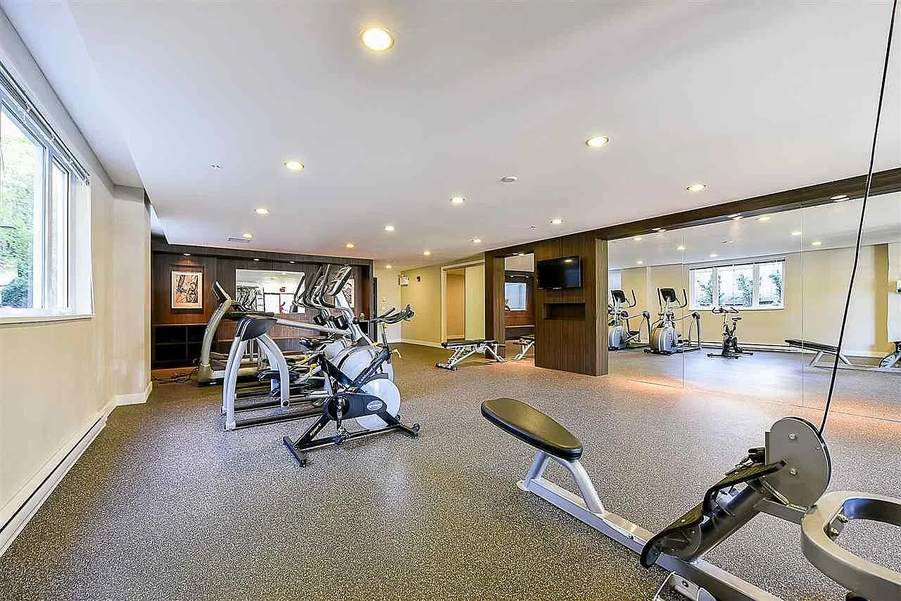 2 bed, 981 sqft, $2,300 — Photo 2