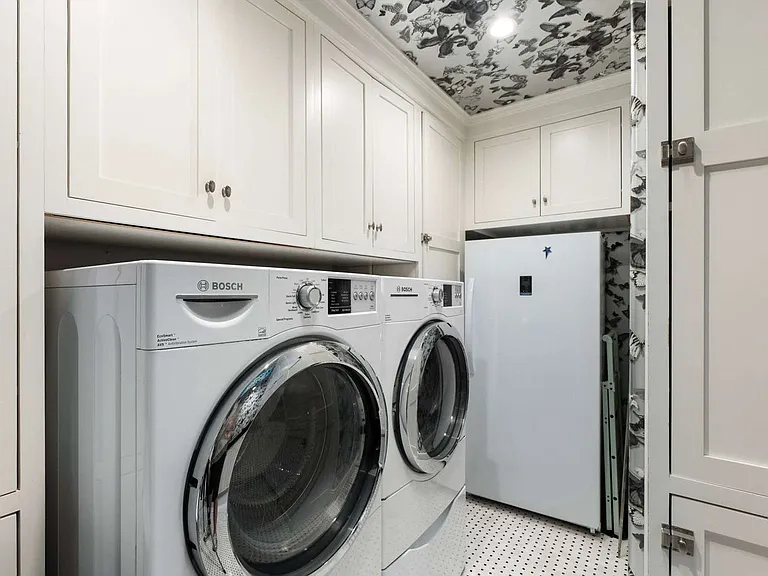Laundry Room Cabinet