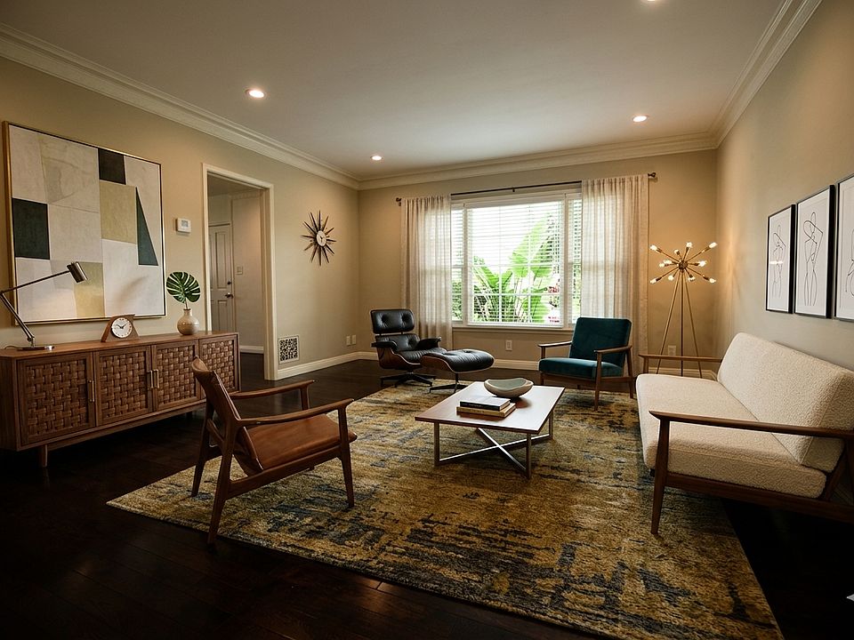 1st image of 435 N Van Ness Ave #1/4