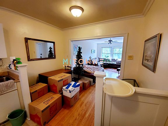 3rd image of 1500 W Birchwood Ave APT 3