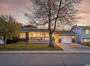 1305 Princess Cres, Moose Jaw, SK S6H6V7