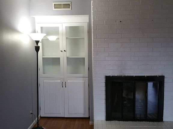 5th image of 212 Edgewood Dr