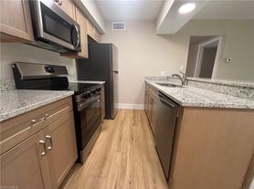 5305 Summerlin Rd, Fort Myers, FL