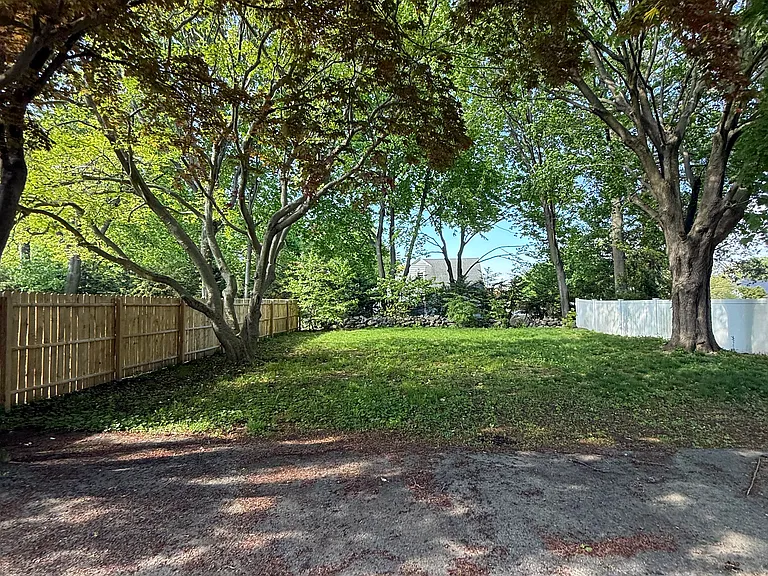 96 W Main St — Photo 33