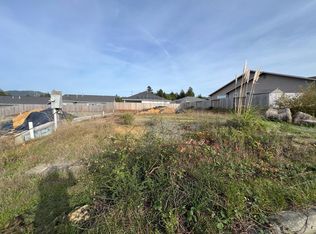 672 Hilltop Dr, Fortuna, CA 95540