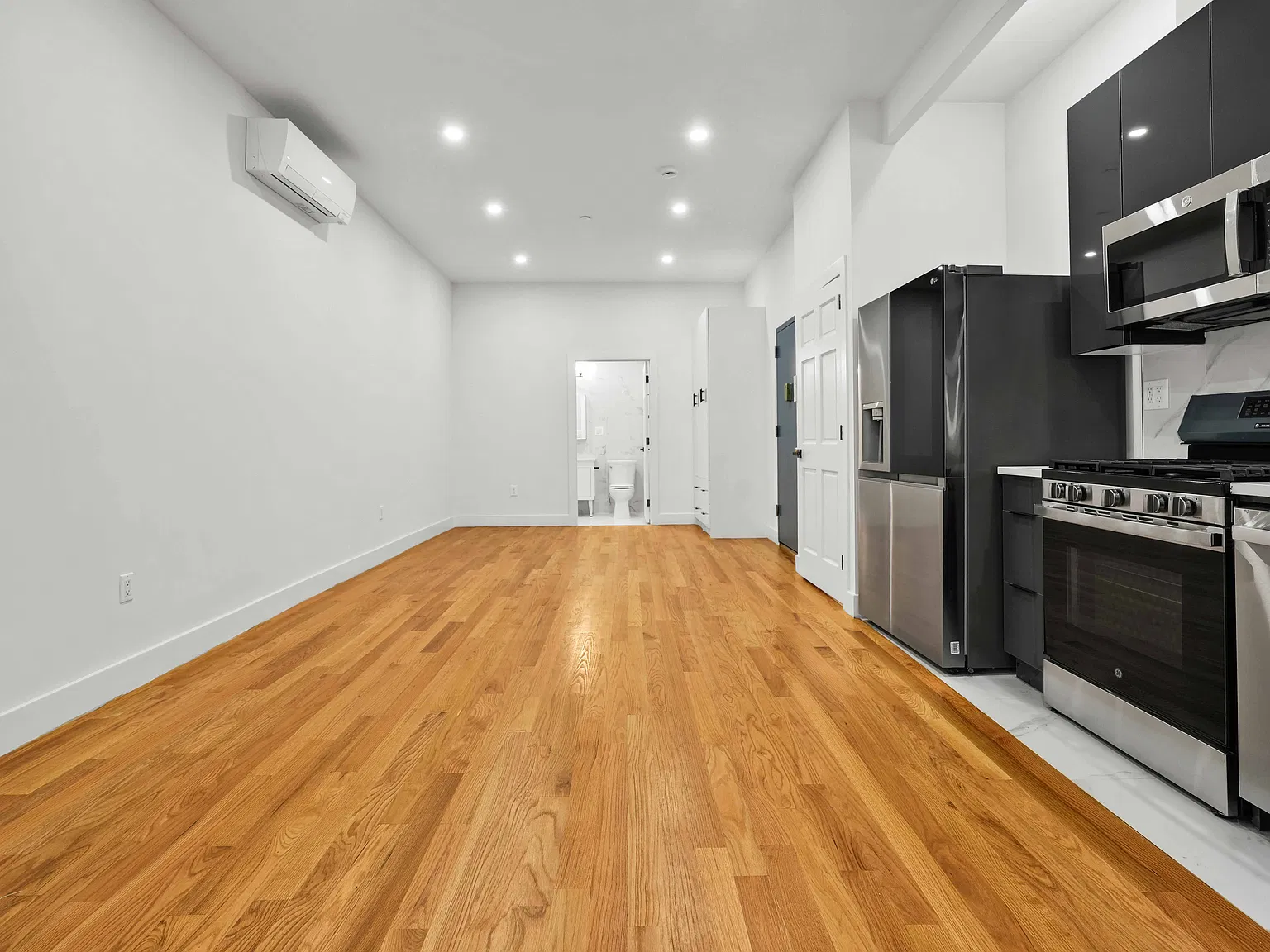 1497 Myrtle Ave — Photo 2