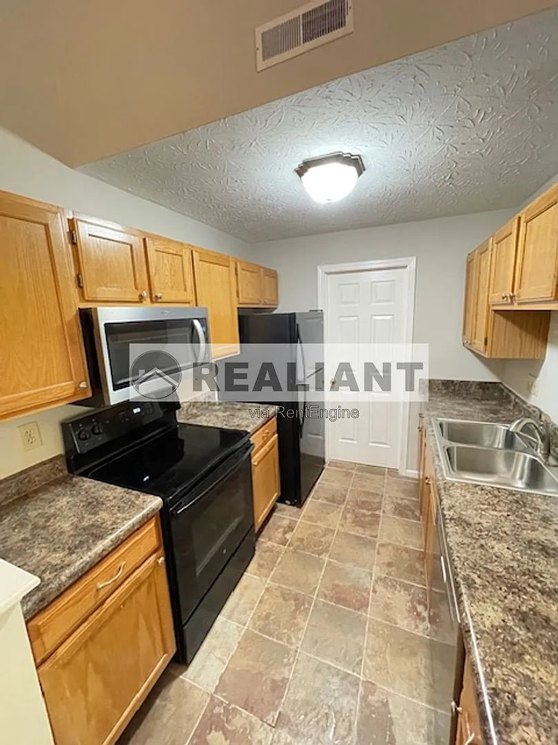 2 bed, 2.0 bath, $1,495 — Photo 2