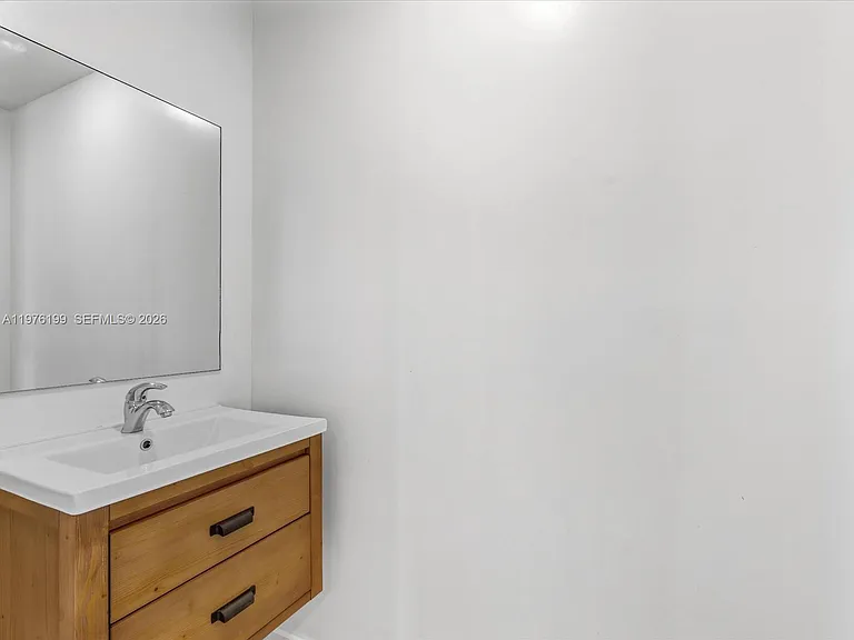 1040 Biscayne Blvd #1107 — Photo 16