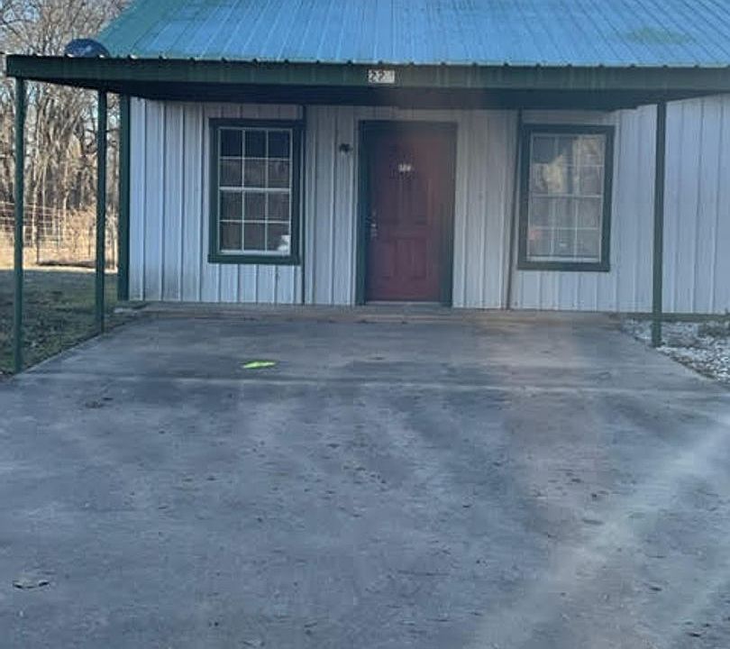 1st image of 222 Hickory St