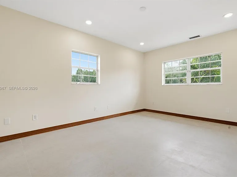 8320 NW 167th Ter — Photo 23