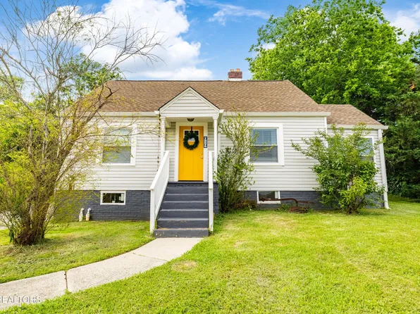 919 Montgomery Ln, Maryville, TN 37803