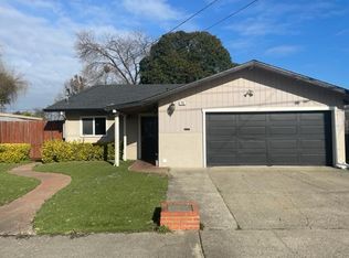 715 Palomino Dr, Santa Rosa, CA 95401