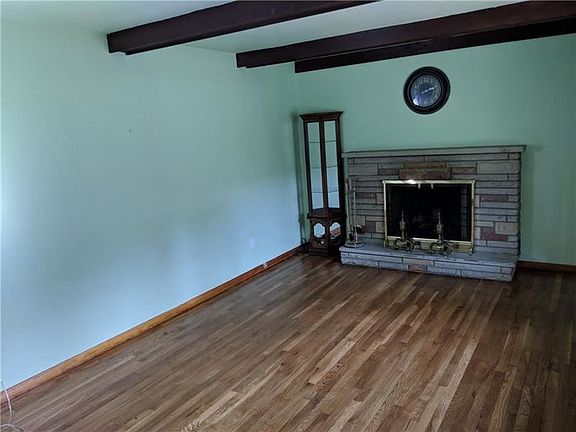 3rd image of 228 Willard Ave