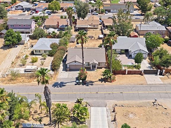 3rd image of 23745 Casa Bonita Ave