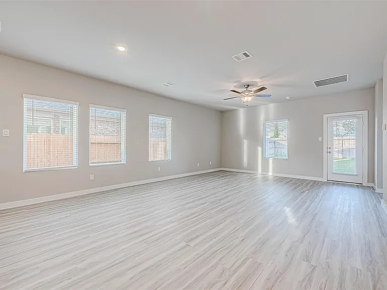 6343 Buffalo Bend Ln — Photo 8