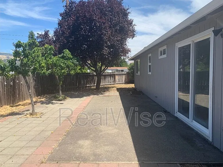 210 Sweetbrier Dr — Photo 26