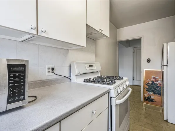 144-55 Melbourne Avenue image 8 of 18