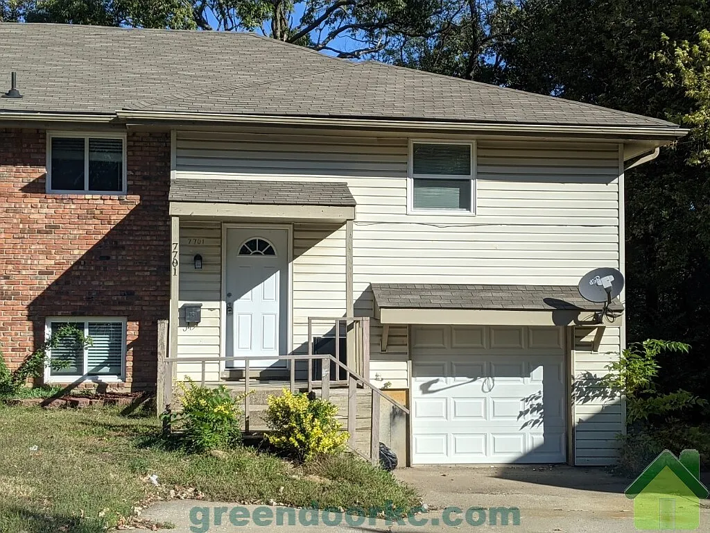 7701-7703 Kessler Lane - 7701 — Photo 1