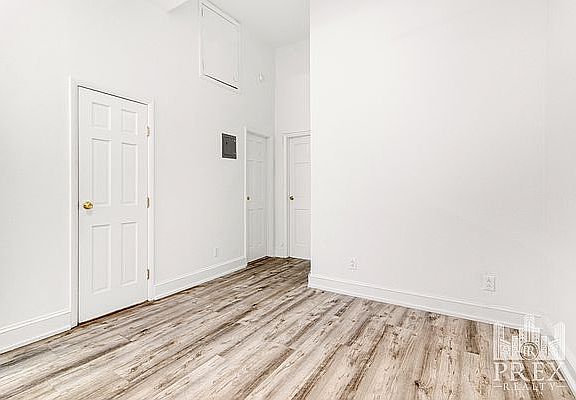 4th image of 203 E 82nd St APT 2
