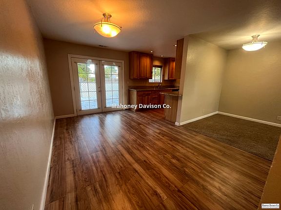 3rd image of 1300 Marian Way