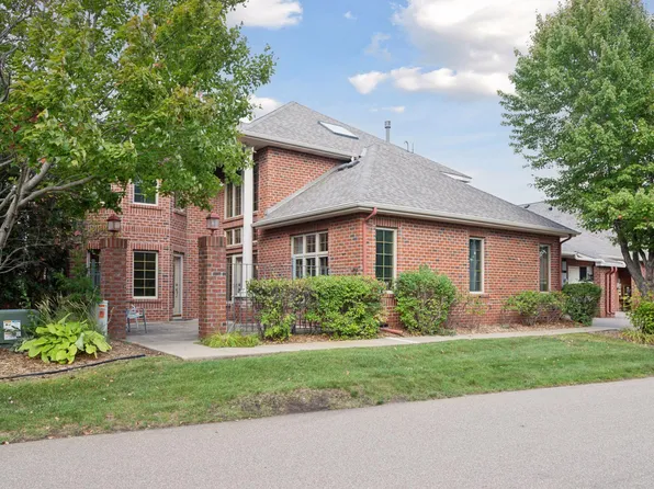 251 W Canyon Dr, Hudson, WI 54016