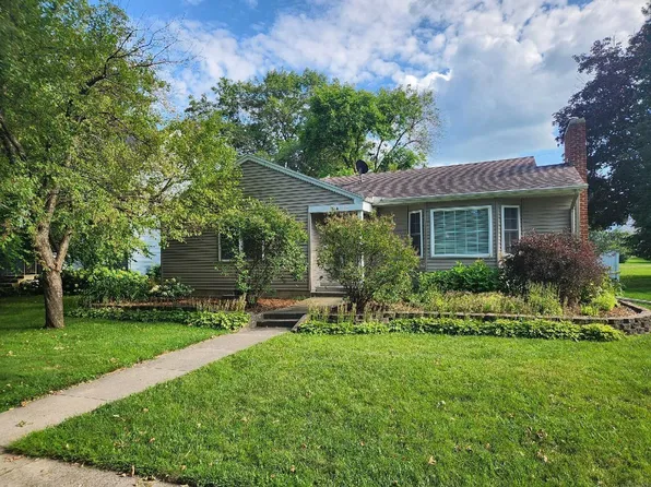 614 Pine St, Osage, IA 50461