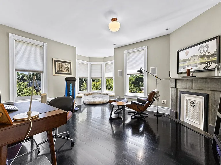 19 Howe Pl — Photo 17