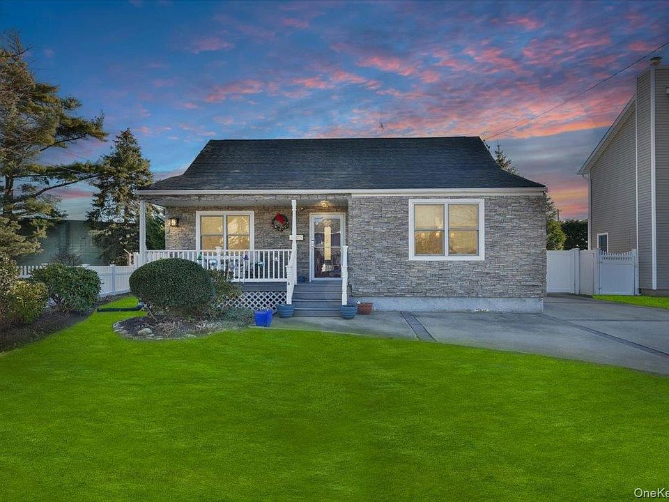 1st image of 24 Arlyn Drive E
