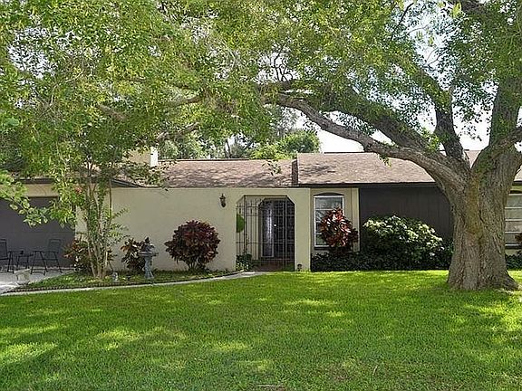 2nd image of 3249 Kingswood Dr