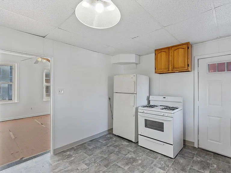 217 W College Ave — Photo 4