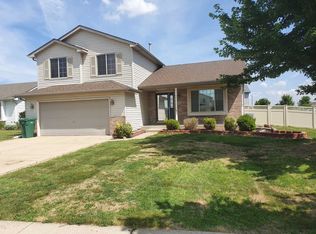 6913 Cornwall Dr, Joliet, IL 60431