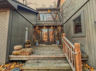 24139 Locust St, Farmington Hills, MI 48335