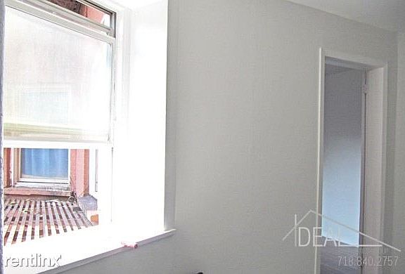 5th image of 180 Franklin St