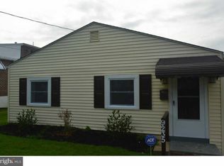 9235 Walker St, Philadelphia, PA 19114