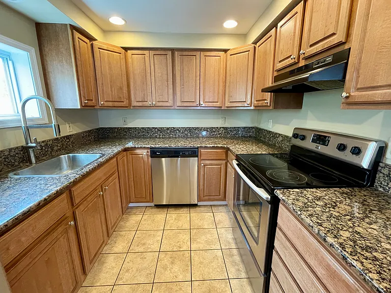 113 S Washington St — Photo 14