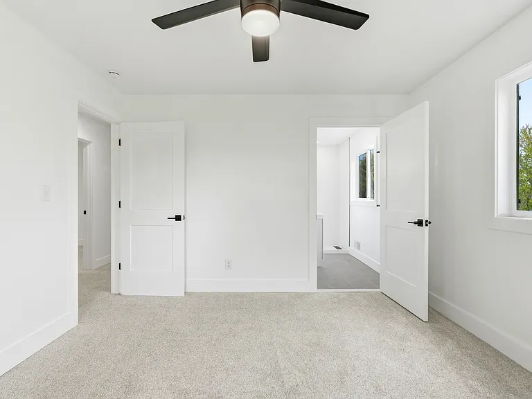 W309S10340 Knoll Ct — Photo 10