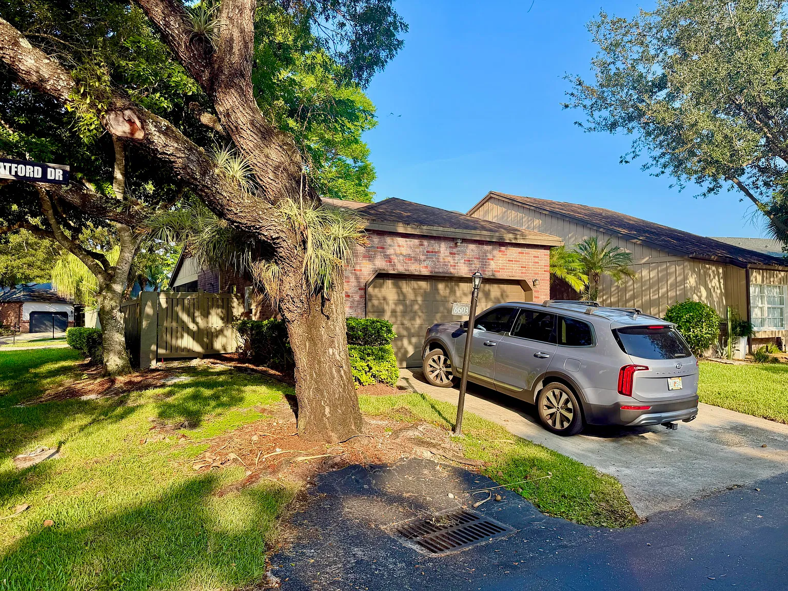 2 bed, 2.0 bath, 1408 sqft, $3,650 — Photo 2