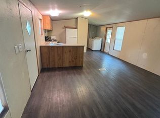 24800 S 630th Rd #E19, Grove, OK 74344