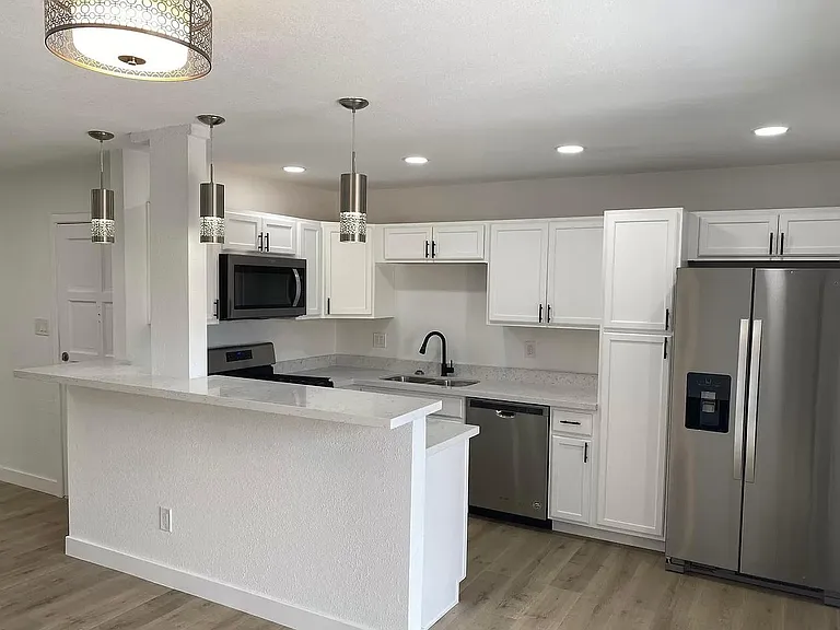 4950 N Miller Rd #136 — Photo 2