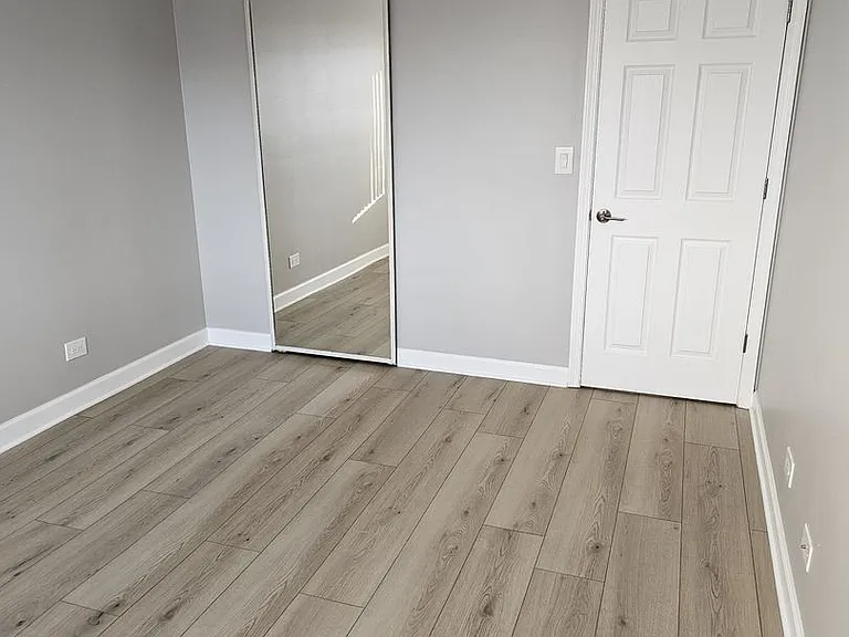 Royal Grove Apartments — Photo 25