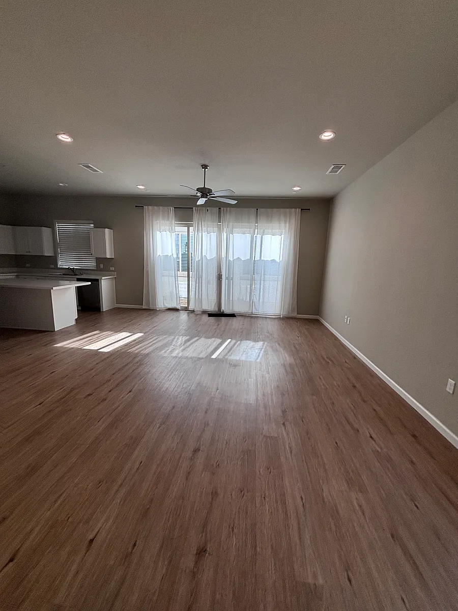 Building Photo - 6008 E Sussex Way