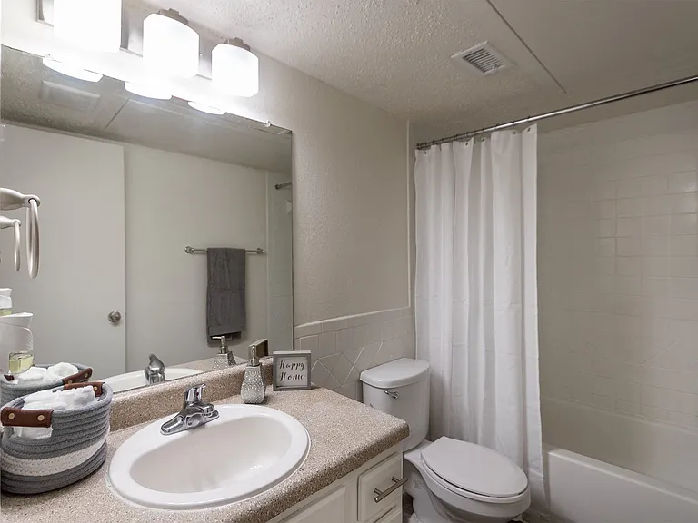 Princeton Court — Photo 36