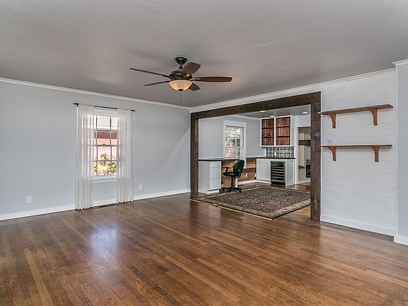 4th image of 2609 Parker St
